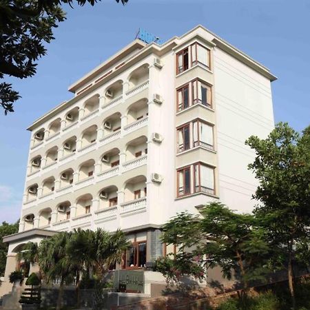 Hoa Binh Ha Long Hotel Екстер'єр фото